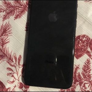 iPhone 8 (will take 150$)